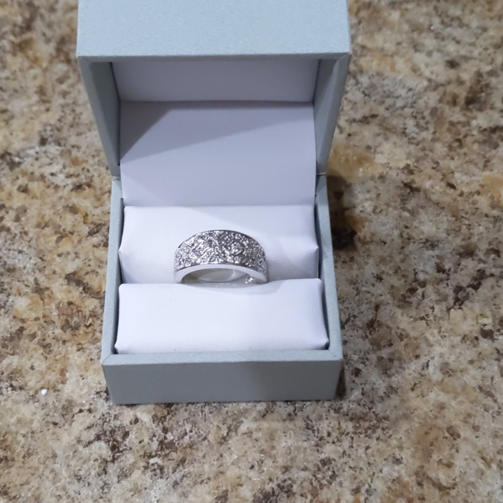 Geometric CZ Band